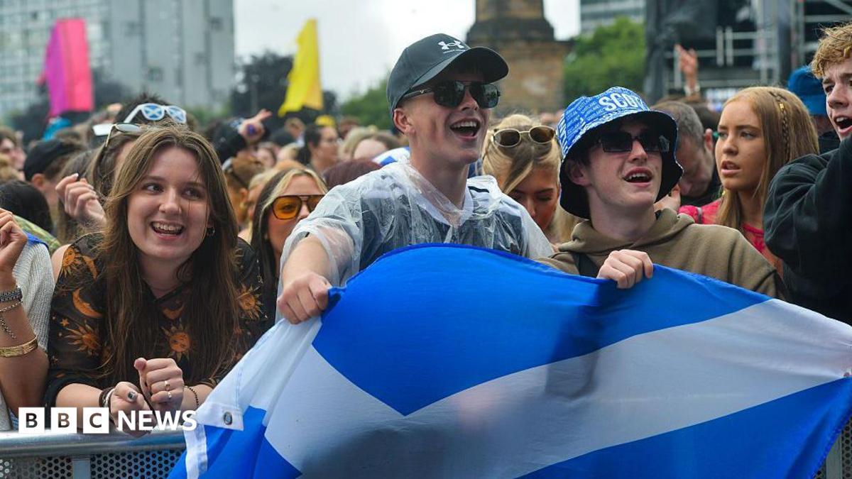 TRNSMT महोत्सव में बारिश के बावजूद स्कॉटलैंड के प्रशंसकों का उत्साह